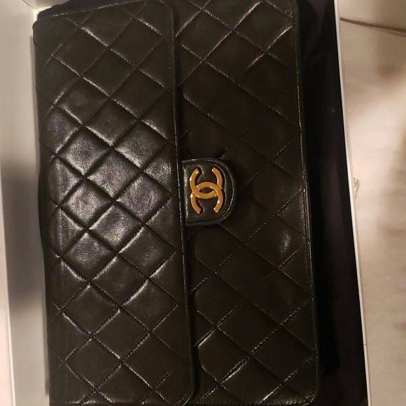 Chanel Classic Quilted Lambskin Bag FULL SET, BOX AND DUSTBAG Series 2 - Picture 8 of 16